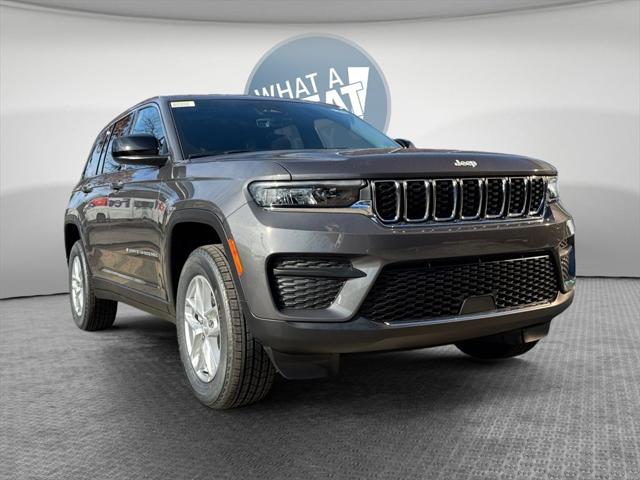 2025 Jeep Grand Cherokee GRAND CHEROKEE LAREDO X 4X4