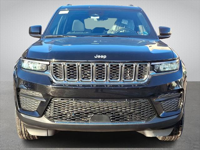2025 Jeep Grand Cherokee GRAND CHEROKEE LAREDO X 4X4