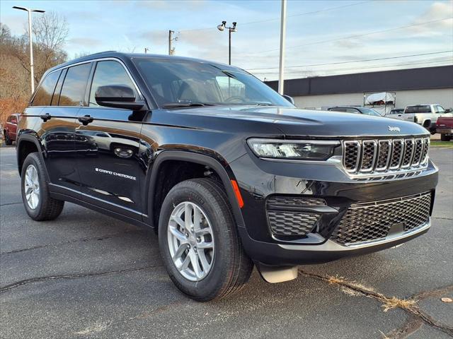 2025 Jeep Grand Cherokee GRAND CHEROKEE LAREDO X 4X4