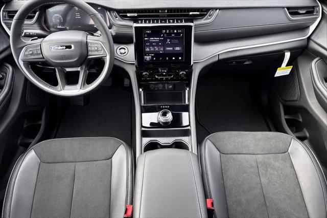 2025 Jeep Grand Cherokee GRAND CHEROKEE ALTITUDE 4X4