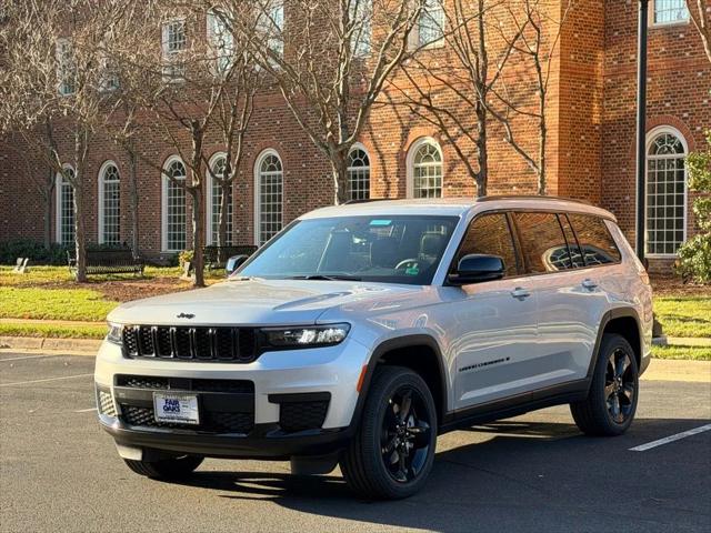 2025 Jeep Grand Cherokee GRAND CHEROKEE L ALTITUDE 4X4