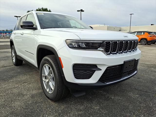 2025 Jeep Grand Cherokee GRAND CHEROKEE LAREDO X 4X4