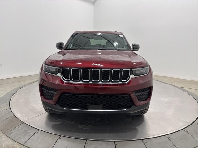 2025 Jeep Grand Cherokee GRAND CHEROKEE LAREDO X 4X4 2025 Jeep Grand Cherokee GRAND CHEROKEE LAREDO X 4X4
