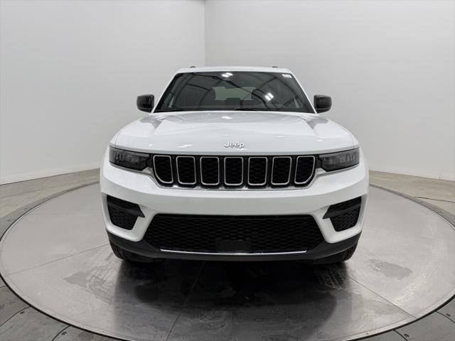 2025 Jeep Grand Cherokee GRAND CHEROKEE LAREDO X 4X4 2025 Jeep Grand Cherokee GRAND CHEROKEE LAREDO X 4X4