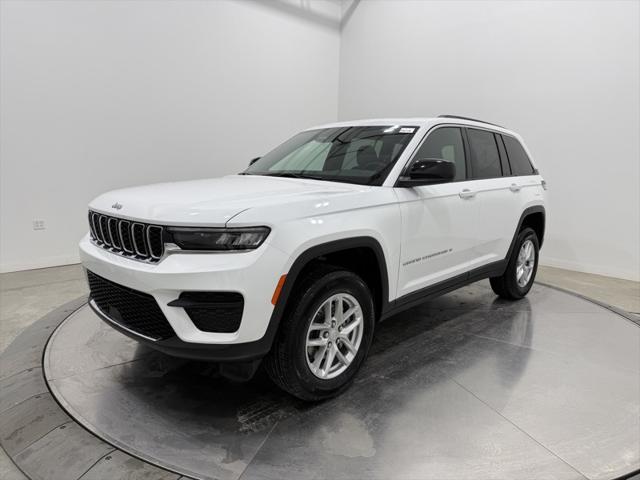 2025 Jeep Grand Cherokee GRAND CHEROKEE LAREDO X 4X4 2025 Jeep Grand Cherokee GRAND CHEROKEE LAREDO X 4X4