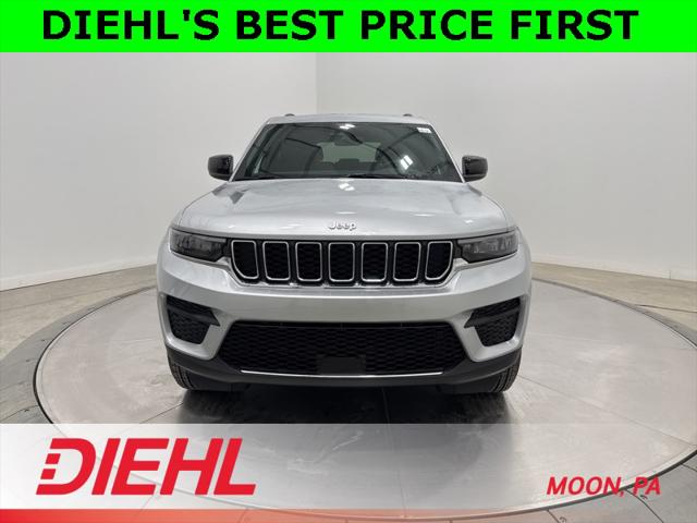 2025 Jeep Grand Cherokee GRAND CHEROKEE LAREDO X 4X4