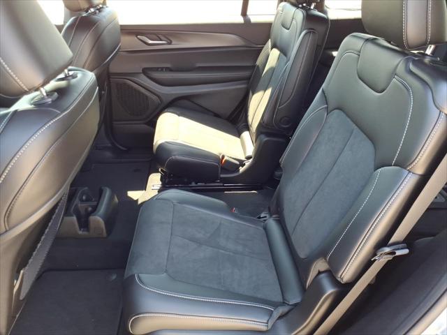 2025 Jeep Grand Cherokee Altitude X 4x2