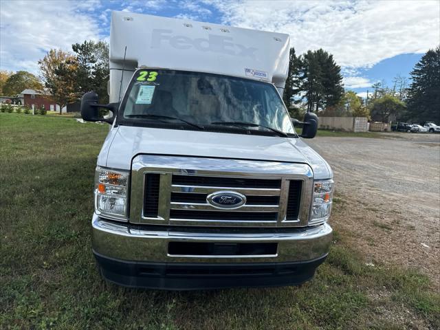 2022 Ford E-350 Cutaway  2022 Ford E-350 Cutaway