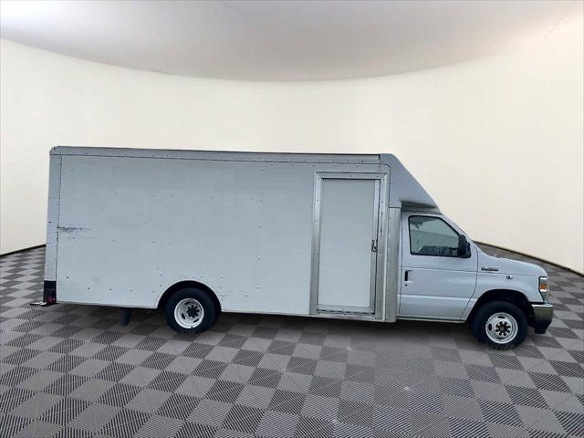 2022 Ford E-350 Cutaway 2022 Ford E-350 Cutaway