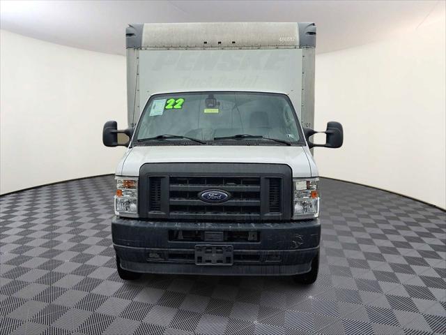 2022 Ford E-350 Cutaway 