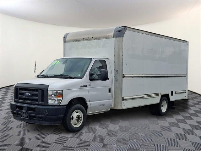 2022 Ford E-350 Cutaway 