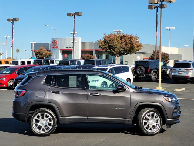 2022 Jeep Compass Latitude Lux 4x4 2022 Jeep Compass Latitude Lux 4x4