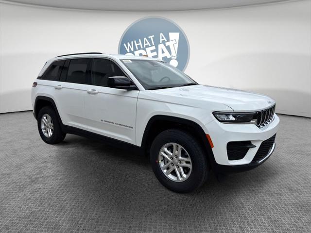 2025 Jeep Grand Cherokee GRAND CHEROKEE LAREDO 4X4