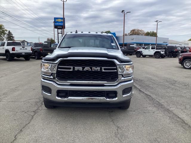 2024 RAM 3500 Tradesman Crew Cab 4x4 8 Box
