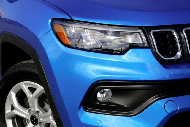 2025 Jeep Compass Latitude 4x4 2025 Jeep Compass Latitude 4x4