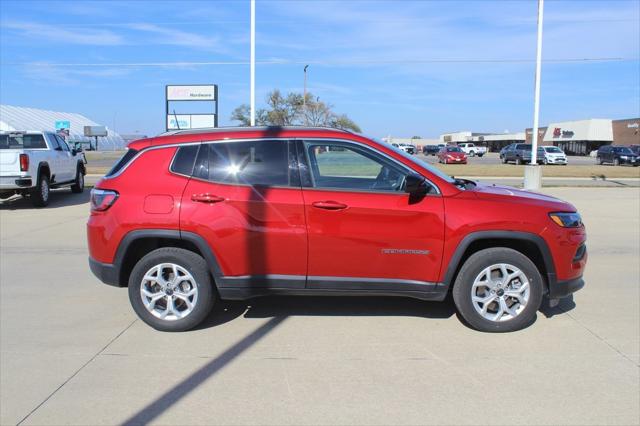 2025 Jeep Compass Latitude 4x4 2025 Jeep Compass Latitude 4x4