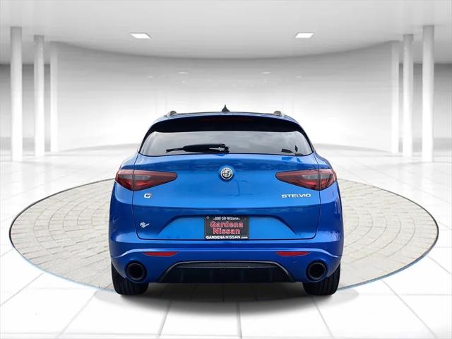 2022 Alfa Romeo Stelvio Veloce Ti AWD 2022 Alfa Romeo Stelvio Veloce Ti AWD