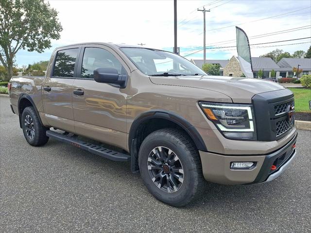 2024 Nissan TITAN Crew Cab PRO-4X 4x4 2024 Nissan TITAN Crew Cab PRO-4X 4x4