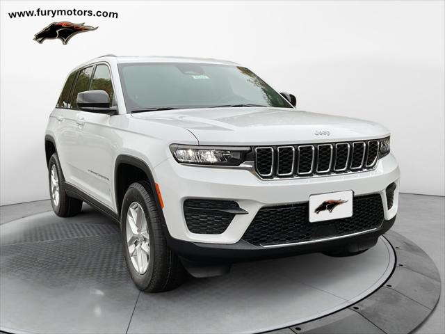 2025 Jeep Grand Cherokee GRAND CHEROKEE LAREDO X 4X4