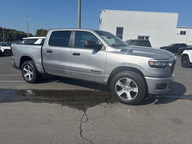 2025 RAM 1500 Tradesman Crew Cab 4x4 57 Box