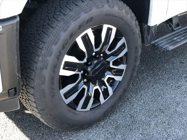 2025 GMC Sierra 2500HD 4WD Crew Cab Standard Bed Denali Ultimate 2025 GMC Sierra 2500HD 4WD Crew Cab Standard Bed Denali Ultimate