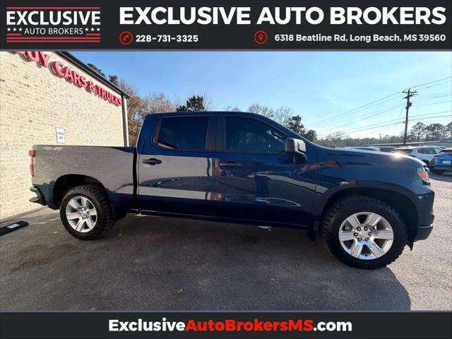 2023 Chevrolet Silverado 1500 4WD Crew Cab Short Bed Custom