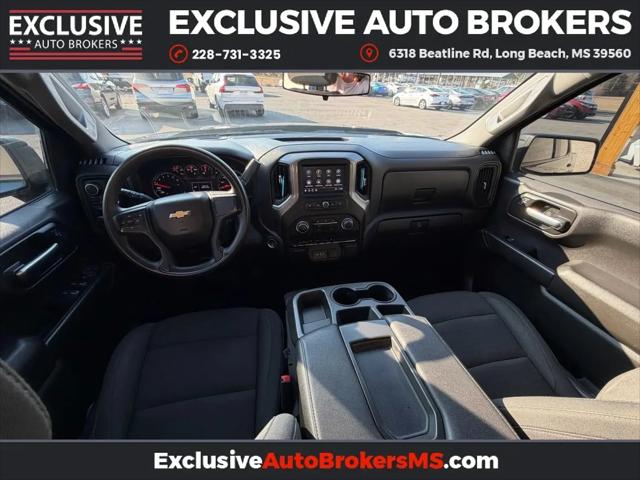 2023 Chevrolet Silverado 1500 4WD Crew Cab Short Bed Custom