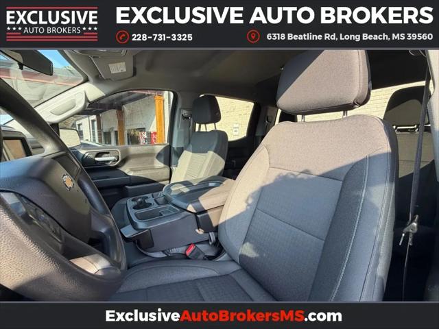 2023 Chevrolet Silverado 1500 4WD Crew Cab Short Bed Custom