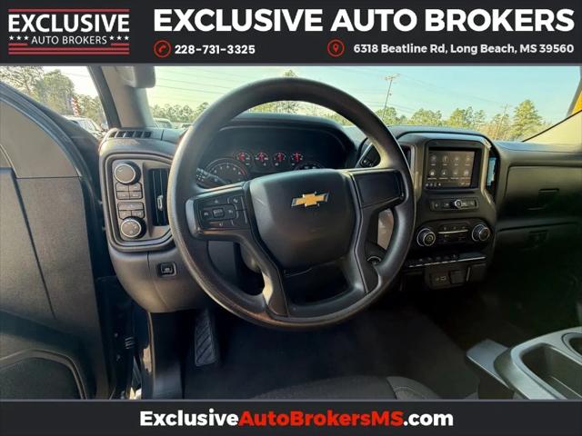 2023 Chevrolet Silverado 1500 4WD Crew Cab Short Bed Custom