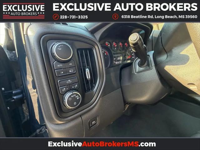 2023 Chevrolet Silverado 1500 4WD Crew Cab Short Bed Custom