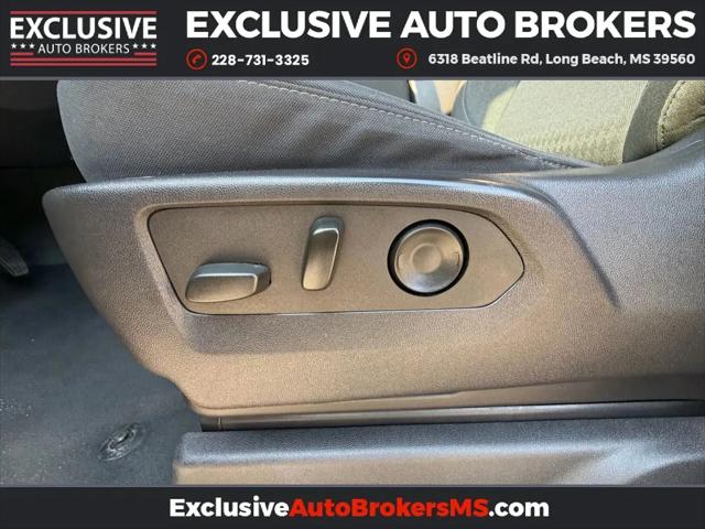 2023 Chevrolet Silverado 1500 4WD Crew Cab Short Bed Custom