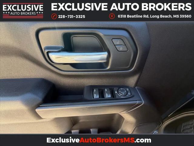 2023 Chevrolet Silverado 1500 4WD Crew Cab Short Bed Custom