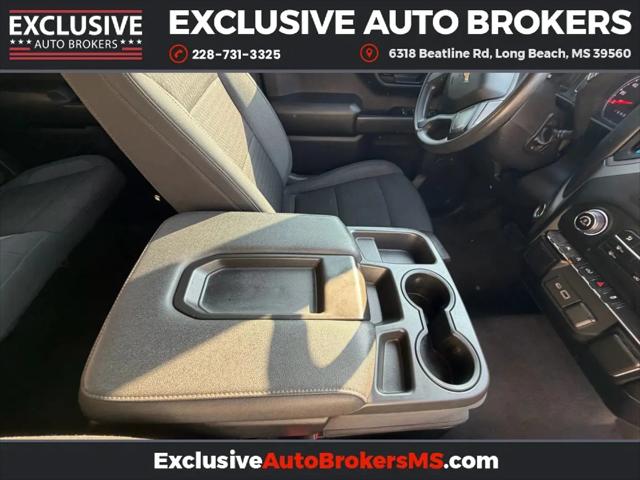 2023 Chevrolet Silverado 1500 4WD Crew Cab Short Bed Custom