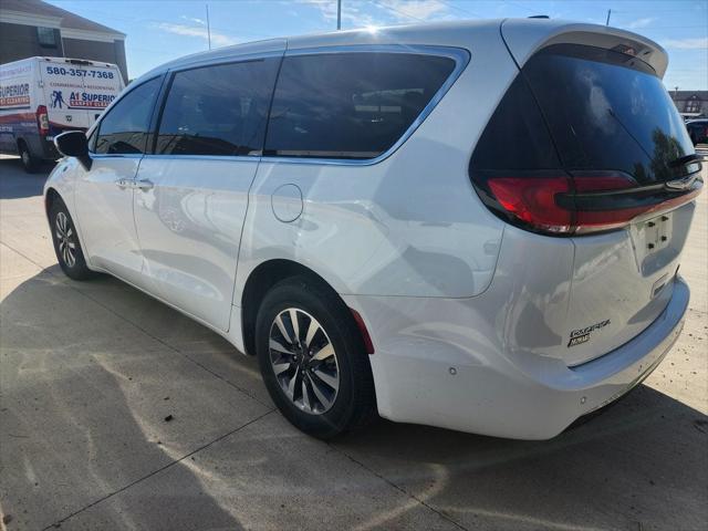 2023 Chrysler Pacifica Hybrid Touring L