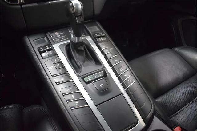 2017 Porsche Macan Turbo