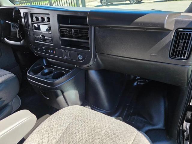 2023 GMC Savana Cargo RWD 3500 Extended Wheelbase Work Van