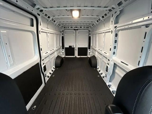 2026 Ram ProMaster Cargo Van SLT High Roof 159" WB EXT
