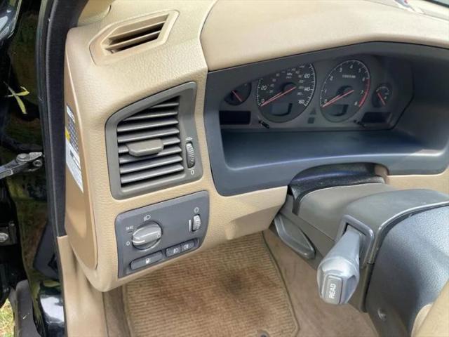 2002 Volvo V70 XC