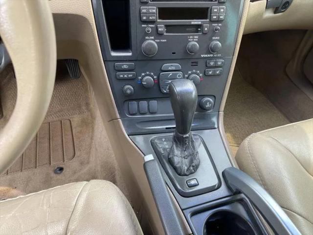 2002 Volvo V70 XC