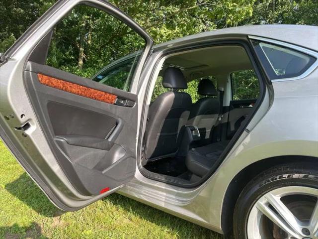 2012 Volkswagen Passat 2.0L TDI SEL Premium
