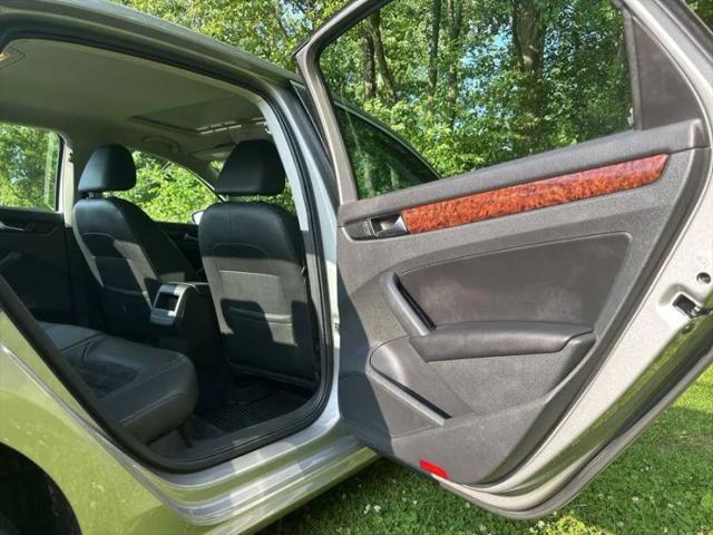 2012 Volkswagen Passat 2.0L TDI SEL Premium