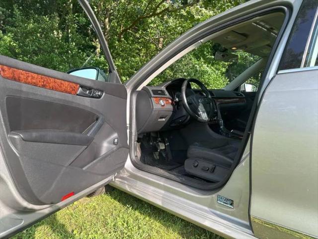 2012 Volkswagen Passat 2.0L TDI SEL Premium