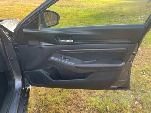 2021 Nissan Altima SR FWD