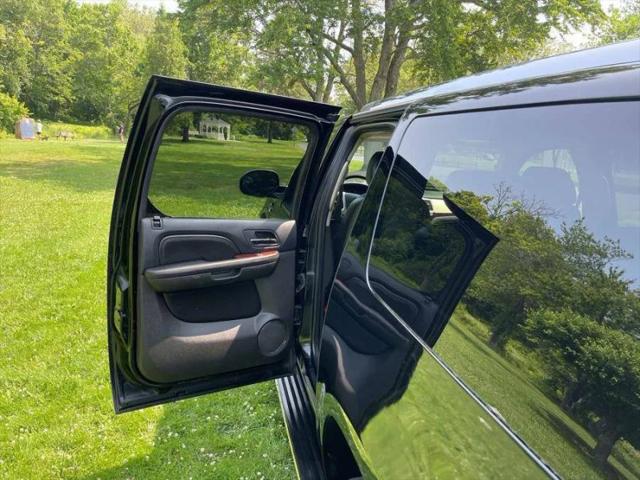 2008 Cadillac Escalade ESV Standard