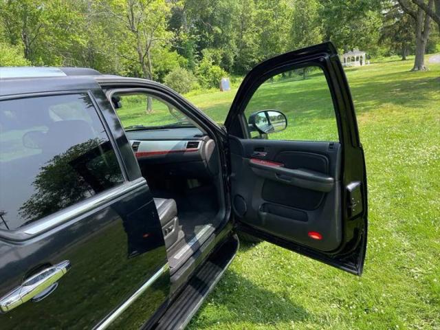 2008 Cadillac Escalade ESV Standard
