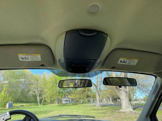 2005 Chrysler Town & Country LX