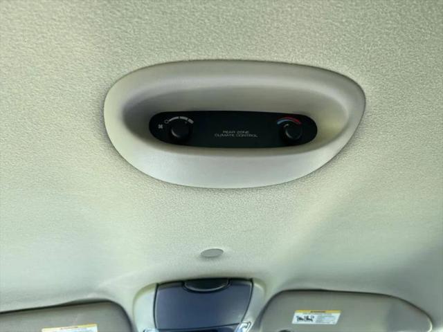 2005 Chrysler Town & Country LX