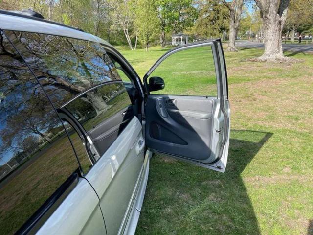 2005 Chrysler Town & Country LX