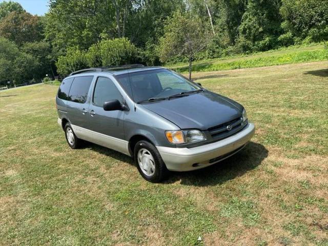 1999 Toyota Sienna LE