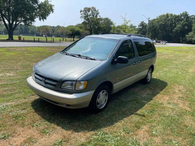 1999 Toyota Sienna LE